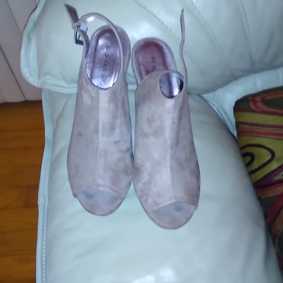 Women's dress shoes - Picture 1 of 2